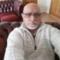 Gardawar is looking for singles for a date