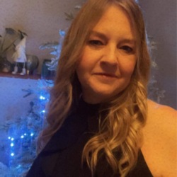Sharon is looking for singles for a date